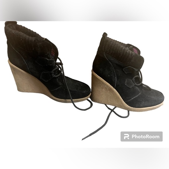 Tommy Hilfiger Shoes - Tommy Hilfiger sz 8 wedge booties boot